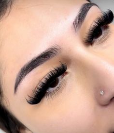 Lash Extension Small Eyes, Lash Extensions Styles Mega Volume, Wispy Russian Lash Extensions, Eyelash Extensions Styles Volume, Mega Volume Cat Eye Lash Extensions, Classic Full Set Lash Extensions