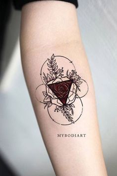 Simple Rose Tattoo Ideas for Female – Small Inspirational Tats – www.MyBodiArt.com Black Dahlia Tattoo, Dahlia Tattoo, Tattoo Sheets, Rose Mandala, Tattoo Son, Cool Half Sleeve Tattoos, 2 Tattoo