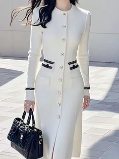 Italian Clothes Women, How To Look Rich And Classy, Ceo Dress, Coat Dresses, Outfit Inspiration Women, Daily Accessories, Burberry Dress, Church Fashion, Modest Style