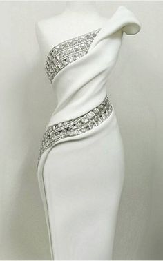 Glam White Dress, Dress With Diamonds, Diamond Prom Dresses, Áo Blu, Gowns Aesthetic, Baju Kahwin, Prom Elegant, Gowns Elegant, Floor Length Prom Dresses