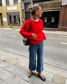 17 Classy Mary Jane Shoes Outfit Ideas For A Timeless Look - The Wandering Girl Red Sweater Outfit, Skandinavian Fashion, Looks Party, Red Sweater, Inspired Outfits, 가을 패션, Casual Sweaters, Mode Vintage