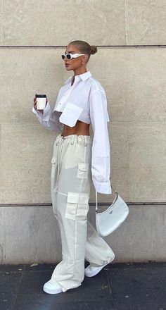 Fest Outfits, Fashion Forecasting, Mode Inspo, Lookbook Outfits, White Pants, Streetwear Outfit