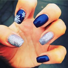 Winter Nails Sparkly, Blue Christmas Nails, Nails Sparkly, Blue And Silver Nails, Christmas Rabbit, Silver Nail Designs, December Nails, January Nails, Christmas Blue