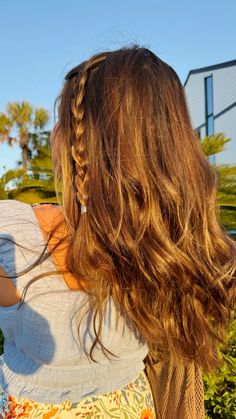 Reading On The Beach, 30k Followers, The Beach, Hairstyles, Instagram Photos, Photo And Video, Reading, Instagram Photo, Hair Styles