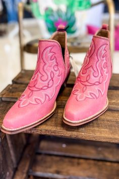 Experience long lasting comfort + style with these pink Western Booties! Crafted with a high quality pink leather, these booties feature classic western stitching with subtle details. A low heel ensures a comfortable fit and timeless look! These booties run a little large, so if you're in between sizes, we recommend sizing down! Southern Roots Boutique112 W. Main St. Paragould, AR Cowboy Fits, Cowgirl Winter, Western Summer Outfits, Western Summer, Pink Cowboy Boots, Boot Fits, Pink Cowboy, Old Outfits, Pink Things