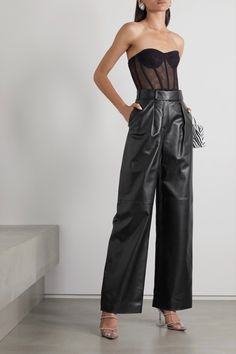 Leather Wide Leg Pants Outfit, Wide Leg Leather Pants Outfit, Leather Pants Outfit Night, Leather Trousers Outfit, Party Outfit Night Club, France Outfits, Outfit Elegantes, Party Outfits Night, Leather Pants Outfit