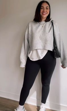 Comfy Outfits Plus Size, Plus Size Sporty Outfits, Winter Comfy Outfits, Plus Size Legging Outfits, Autumn Outfits Curvy, Minimal Style Outfits, Mommy Outfits, Fall Transition Outfits, Black Blouse Women