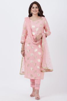 Pink Jewel Design Kurti with Designer Pants and Net Sequins Dupatta Pants Design For Kurti, Color Kurti, Dress Kurti, Pink Kurti, Design Kurti, Chiffon Suit, Silk Kurti Designs, Jewel Design