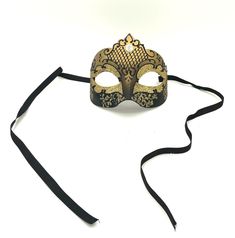 Black and Gold "Colombina" style Venetian mask. Beautifully detailed with glitter and crystals. Handpainted and handmade. Accented by satin ribbon. Perfect for Halloween, Carnivale, Mardi Gras or as a well decoration. Costume Masks, Venetian Mask, Well Decor, Costume Mask, Satin Ribbon, Mardi Gras, Costume Accessories, Black And Gold, Selling On Etsy