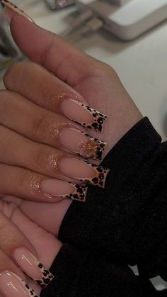 Nails Acrylic Cheetah Print, Cheetah Print Nails Square, Lepord Print French Tip Acrylics, Cheetah Print Short Nails, Cheetah French Nails, Jaguar Print Nails, Lepord Print 2000s Nails, Cheetah Nails French Tip, Lepord Print Nails Design