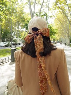 Fall cap inspiration - SUGAR LANE Outfits With Baseball Cap, Cap Inspiration, Fall Cap, Camel Blazer, Salvatore Ferragamo, Chic Outfits, Baseball Cap, Camel, Ballet