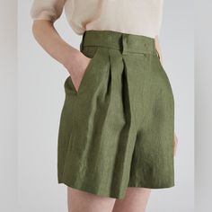 Nwot Aritzia Wilfred Linen Bloomer Shorts Color: Olive Size 0 Brand New Without Tags, Never Worn. High-Waisted Shorts With Slash Hand Pockets, Belt Loops, & A Darted Back Waist. Made With Soft, Drapey Blend Of Linen & Sustainably Sourced, Wood-Based Tencel Lyocell Fibres. Discontinued Color, Rare Find. 14" Waist 15" Length 4.5" Inseam 63% Lyocell, 37% Linen Pleated Shorts, Linen Shorts, High Waisted Shorts, Shorts, Linen, Preppy, Business Casual, Summer Business Casual, Office, Aritzia, Wilfred, Womens Tailored Shorts, Pleated Shorts Outfit, Academia Lookbook, Dark Academia Lookbook, Summer Business Casual, Bloomer Shorts, Trouser Shorts, Preppy Business, Thrift Inspo