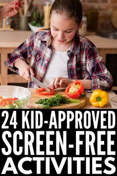 24 Screen Free Activities for Kids | If you’re looking for indoor activities for kids to get your children off their electronics, we’ve got ideas for kids in preschool, kindergarten, and elementary school! Perfect for warding off cabin fever on cold winter, rainy spring, or stinking hot summer days, these no screen activities will prove that parenting without screens IS possible. Going screen free for a week may be just the challenge your kids need! #screenfreeactivities #noscreenactivities Fun Ideas For Kids, Free Family Activities, Rainy Day Activities For Kids, Boredom Busters For Kids, Rainy Spring, Activities For Girls