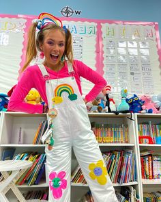 Wacky Tacky Outfits, Wacky School Day Outfit, Kindergarten Dress Up Day High School, Elementary Teacher Hairstyles, Wacky Spirit Day Outfit, Wacky Tacky Hair Ideas, Cute Wacky Wednesday Outfit, Wacky Wensday Outfits For School, Wacky Outfits For Kids