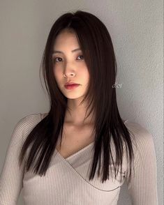 Medium Layer, Asian Long Hair, Layer Cut, Medium Layered, Layered Cuts, Maquillaje De Ojos, Hair Looks, Hair Inspo, Long Hair