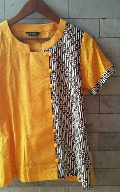 batik kombinasi Mode Batik, Cotton Tops Designs, Batik Kombinasi, Girls Dresses Sewing, Kids Dress Patterns, Kurta Neck Design, Pakistani Dresses Casual, Baby Dress Design