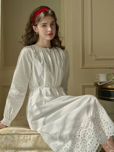 Lilly Round Neck Hem Hollow Embroidered Cotton Dress Retro Aesthetic Fashion, Basic Dresses, Elegant Summer Dresses, Modern Vintage Fashion, Trendy Dress Outfits, Elegant Lady, High Waisted Flares, 인물 사진, Classy Women