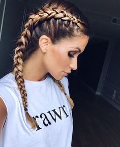 Ashton!!!?? Could you do this to my hair one day?!!!!! New Braided Hairstyles, Foto Tips, Short Haircuts, Gorgeous Hair, Pretty Hairstyles, Hair Hacks, Hair Looks