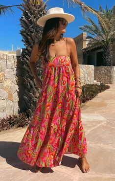 Calling all weekend lovers! Our Long Weekend Maxi is a lightweight poplin dress with a square neck and pockets. Her drapey silhouette and low back will make you feel like a fresh breeze on a hot summer day! Bell Bottoms And Sweater, Pool Party Attire, Pool Party Dress, Kimono Crop Top, Maternity Dress Outfits, Pool Party Dresses, Vacation Dresses Beach, Pool Party Outfits, Maternity Bridesmaid Dresses