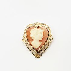 Vintage 14 Karat Yellow Gold Heart Cameo Brooch/Pendant- This Lovely Heart Shaped Cameo Features A Lovely Lady In Profile Set In Beautifully Detailed 14k Yellow Gold. Can Be Worn As Pendant Or A Brooch. Size: 23 Mm X 20 Mm Weight: 2.5 Dwt. / 3.9 Gr. Tested For 14k Gold. *Chain Not Included. Very Good Condition, Professionally Polished. Will Come Packaged In A Gift Box Or Pouch (When Possible) And Will Be Shipped U.S. Priority Mail Insured. 021521dv Profile Set, Platinum Wedding Band, Platinum Wedding Rings, Gold Diamond Wedding Band, Platinum Wedding, Cameo Brooch, Gold Heart, Heart Of Gold, Diamond Earrings Studs