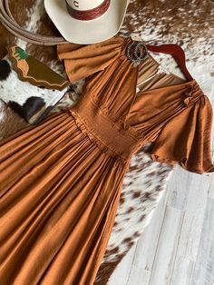 Rustic Dress Outfits, Casual Cowgirl, Rustic Dress, Ranch Dress, Rustic Dresses, Flamboyant Natural, Random Girl, Party Inspo, Cowgirl Chic