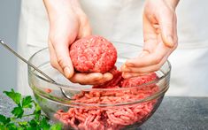 Ground Beef Recipes That Are Simple To Make Grilled Hamburgers, Recipes Using Ground Beef, Asian Meatballs, Juicy Hamburgers, Burger Meat, Make Dog Food, Homemade Dinner Recipes, Recipes Beef, Round Roast