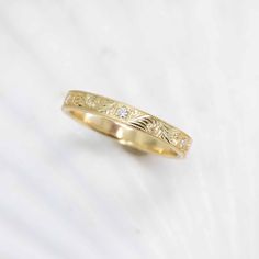 Diamond Vintage Wave band in 18K Treasure Gold Luxury Timeless Engraved Diamond Ring, Date Engraved Wedding Band, Luxury Engraved Classic Diamond Ring, Engagement Ring With Engraved Band, Wedding Rings With Color, Old Wedding Rings Vintage, Carved Wedding Band, Artsy Wedding Rings, Art Deco Gold Ring