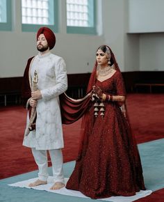 Betrothal Dress, Indian Wedding Outfit Bride, Sikh Wedding Photography, Advert Design, Punjabi Wedding Couple, Best Indian Wedding Dresses, Anand Karaj, Sikh Bride, Wedding Outfits For Groom