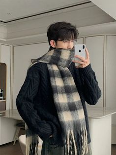 Width: 70cm（27.56 inches） Length: 195cm（76.77 inches） Material: 100% polyester Plaid Male Outfit, Types Of Male Fashion Styles, Winter Attire Men, Comfy Outfits Men Winter, Scarf Men Aesthetic, Winter Boys Outfits, Scarf Outfits Men, Men With Scarf Outfits, Clothes Men Aesthetic