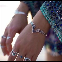 This Is A Lovely Boho Style Tibetan Silver Alloy Bracelet, Os Fits All Affordable Silver Bohemian Jewelry Sets, Island Soul Jewelry, Bohemian Princess, The Bangles, Dry Creek, Vintage Bangles, Open Bangle, Silver Plated Jewelry, Creative Jewelry