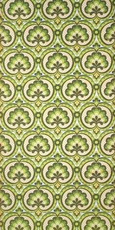 The beautiful pattern of this baroque wallpaper is kept in different cheerful shades of green with yellow. The paper has a rolled embossing and is of good and solid quality. Width: approx. 53 cm Running meters are sold here for 8.90 euros (if you buy several meters, the wallpaper will be delivered in one piece); Whole rolls are unfortunately sold out. This wallpaper is an authentic, old stock vintage wallpaper from the 1970s in limited quantity. You can buy by the meter (1 meter = 1.09 yards). 50s Wallpaper, 1950s Wallpaper, Baroque Wallpaper, 60s Wallpaper, Wallpaper Green, Striped Wallpaper, 70s Vintage, Mid Century House, Floral Vintage