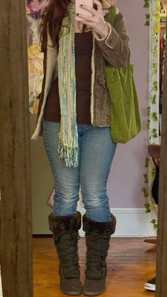 Stereotypical French Outfit, 2012 Fall Outfits, Fall Outfits 2000s Inspired, Twee Winter Outfit, Quirky Winter Outfits, 2000s Autumn Outfits, October Outfits Aesthetic, Twee Outfits Fall, Purple And Brown Outfit