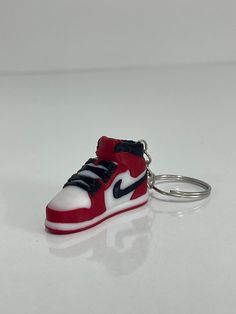 Nike Jordan shoes keychain! A cute little accesorie that will color your keys! Shoes Keychain, Nike Jordan Shoes, Tenis Nike, Nike Shoes Jordans, Nike Jordan, Jordan Shoes, Keychains, Jordan, Accessory Gift