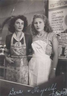 Maureen and Vera from Toowoomba's Londy's Cafe pose for a photo (circa 1962). 1960s Photos, Plastic Aprons, Pvc Apron, Blouse Nylon, 1940's Fashion, Work Fun, Historic Fashion, Soft Face