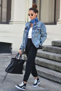 How To Wear Vans, Mode Tips, Scarf Trends, Vans Outfit, Street Style 2017, Looks Street Style, Mode Inspo, Sporty Outfits