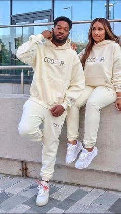 Couples Matching Tracksuits, Couple Tracksuits Goals, His And Hers Outfits Black Couple, Partner Look Outfit Couple, Couple Outfits Matching Relationship Goals, Partner Outfit Couple, Matching Tracksuit Couple, Cute Black Couples Matching Outfits, Couple Tracksuits