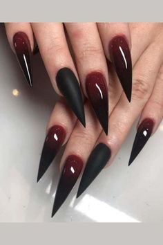 Aprenda a ser um profissional no design de unha Unhas / unhas decorada / unhas vermelha / unhas chiques / unhas bonitas / unhas vermelha e preta / unhas moderna / manicure/ profssonal manicure / unhas de stiletto \ unhas decoradas de stiletto\ unhas de stiletto narutal Valentines Nail Art Designs, Crackle Nails, Halloween Acrylic Nails, Nagellack Trends, Stiletto Nail Art, Valentine Nail Art