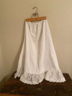 You babes vintage 1980s white midi skirt with lace trim 🌸  So so pretty, stretchy waist but unstretched it fits a 26 waist (so no a true large I would say like the tag indicates) maybe due to vintage sizing , fits like a small/ medium 🌻 Skirt With Lace Trim, Peasant Skirt, White Midi Skirt, Skirt With Lace, White Midi, Long Beach, Labour Day, Lace Trim, Midi Skirt