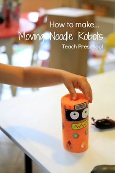 How to Make Moving Noodle Robots (Maker Fun Factory VBS) Robots Preschool, Maker Fun Factory Vbs 2017, Robot Activity, Maker Fun Factory Vbs, Maker Fun Factory, Robot Theme, Steam Ideas, Teach Preschool, Science Week