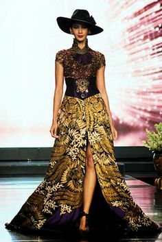 Anne Avantie, Style Batik, Indonesia Fashion Week, Gaun Koktail, Indonesian Fashion