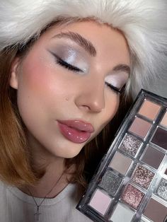 Using huda beauty icy nude palette Icy Nude Huda, Huda Icy Palette, Huda Icy Nude Palette, Baddie Eye Makeup