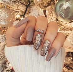 Nails Tech, Nail Decor, Squoval Nails, Elegant Nail Designs, Nude Nail Polish, Short Acrylic, Tech Info, New Year's Nails, Elegant Nails