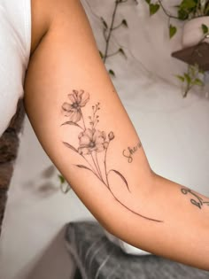 @jully_artistt • Instagram photos and videos Delicate Female Sleeve Tattoo, Black Fine Line Flower Tattoo, Delicate Tattoo Flower, Timeline Flower Tattoo, Tattoo Flower On Arm, Cute Flower Tattoos On Arm, Stippling Tattoo Flower, Artist Tattoos For Women, Flowers With Stems Tattoo