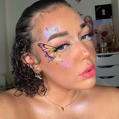 Halloween Makeup Butterfly, Creative Makeup Ideas Art Inspiration, Butterfly Halloween Makeup, Art Makeup Looks, Butterfly Eye Makeup, Trucco Glam, Pretty Halloween Makeup, Fantasy Make-up, Halloween Make-up Looks