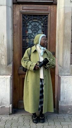 New York Winter, Fall Attire, Artsy Style, Paris Outfits, January 10, Winter Wonder, Winter Fits, Green Outfit, Green Coat