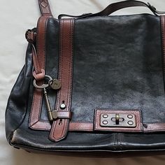 Vintage Fossil Leather Shoulder Bag | Long Live Vintage | Black & Brown | Adjust