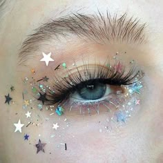 Shiny Makeup Look Glitter, Space Theme Makeup, Space Themed Makeup, Outer Space Makeup, Euphoria Makeup Aesthetic, Euphoria Clothes, Ryan Core, Eye Makeup Glitter, Disco Cowboy