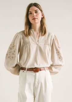 Embroidered Blouse Outfit, Winter Blouses, Decorative Embroidery, Denim Wide Leg, Feminine Blouses, Embroidery Top, Embroidery On Clothes, Cotton Embroidery, Embroidery Blouse