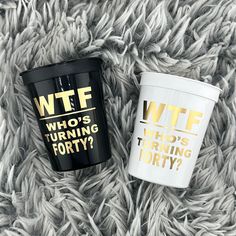 WTF Who's Turning Forty? Cups, great for a 40th Birthday. We offer these cups in black or white with the gold metallic font.  You can choose your color in the drop down.  If you choose mixed you will receive half white and half black. We have matching balloons, tattoos and napkins in our shop. 16oz Stadium Cups Cups are sold in sets of 10 BPA Free.  Dishwasher safe top rack These cups are not customizable. 40th Birthday Colors Theme Parties, 40th Birthday Black And Gold Party Ideas, 40th Birthday Party For Women, Metallic Font, 40th Birthday Themes, Turning Forty, Surprise 40th, Gold Font, Forty Birthday