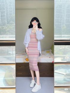 Slip Dress Style, Ulzzang Outfit, Modest Outfit Ideas, Modest Summer Outfits, Hip Skirt, Shirts Women Fashion, Casual Home, Korean Dress